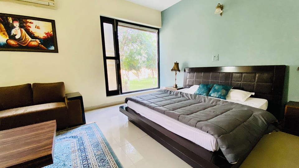 Premium bedding, down comforters, Select Comfort beds
