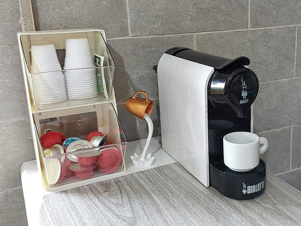 COFFEE MACHINE 