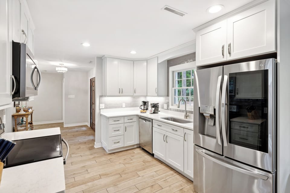 Brand new stainless appliances and quartz countertops