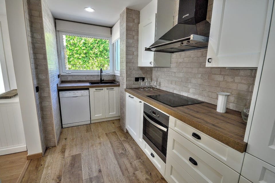 Kitchen 1