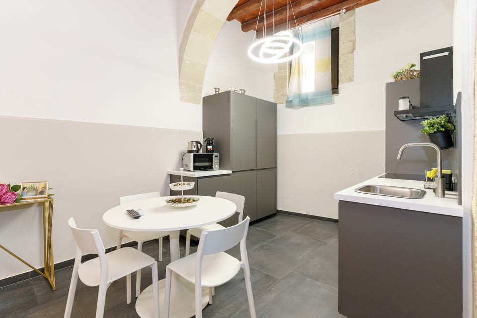 Electric kettle, toaster, highchair