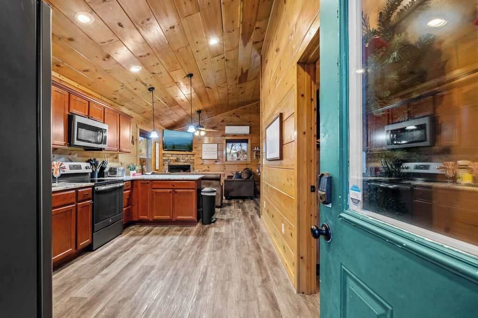 Walk in and feel right at home, everything you need is right here.