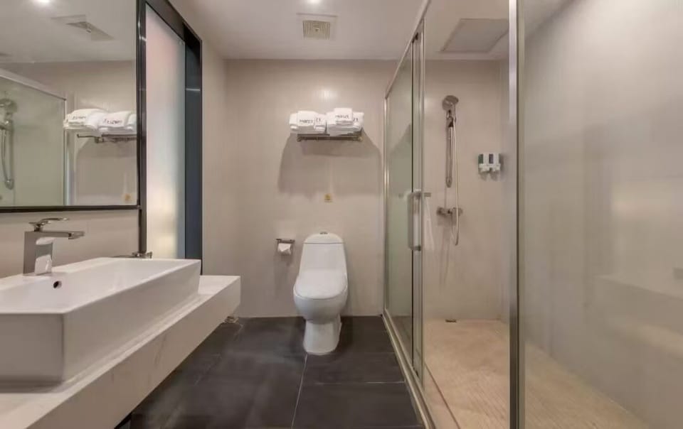Deluxe Double Room | Desk, laptop workspace, free WiFi