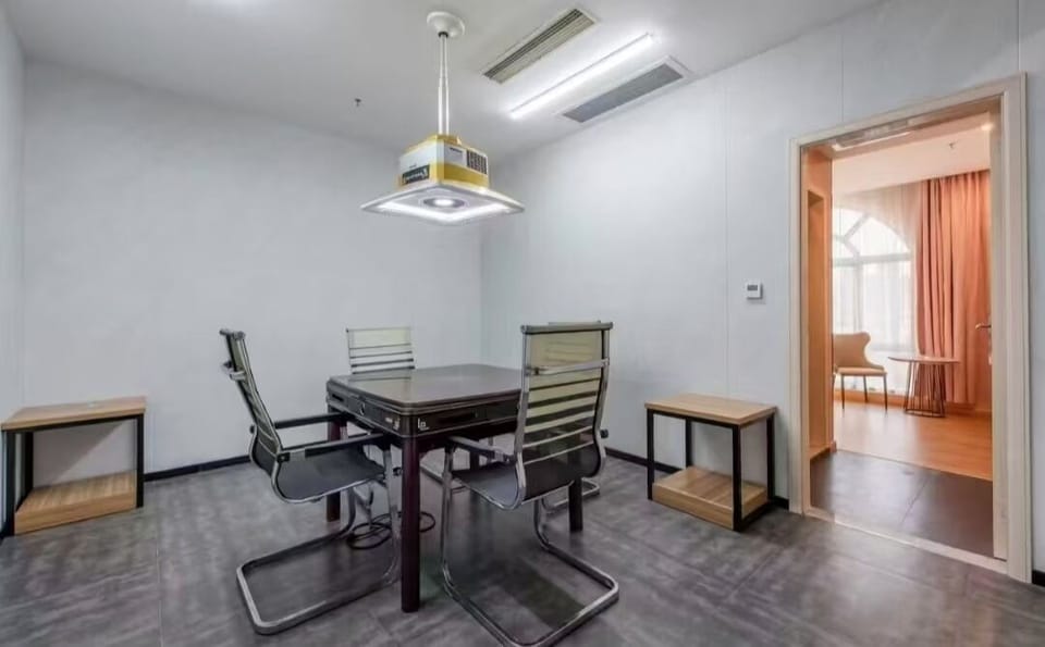 Family Suite | Desk, laptop workspace, free WiFi