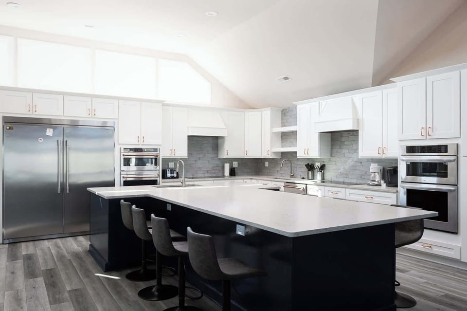 Fully equipped kitchen with breakfast bar seating for 8, oven, microwave, refrigerator, toaster, Keurig, coffee drip (2) and much more