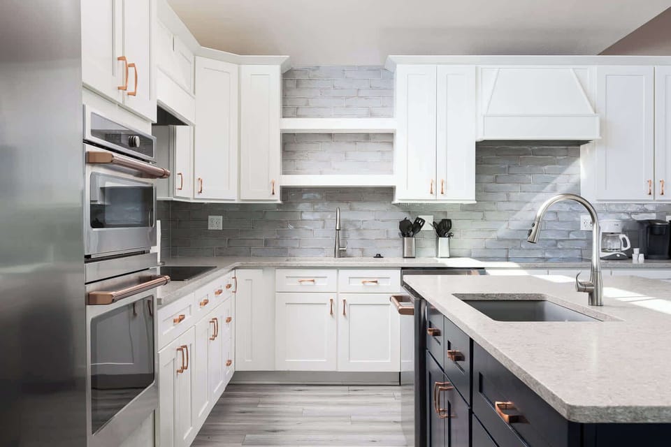 Fully equipped kitchen with breakfast bar seating for 8, oven, microwave, refrigerator, toaster, Keurig, coffee drip (2) and much more