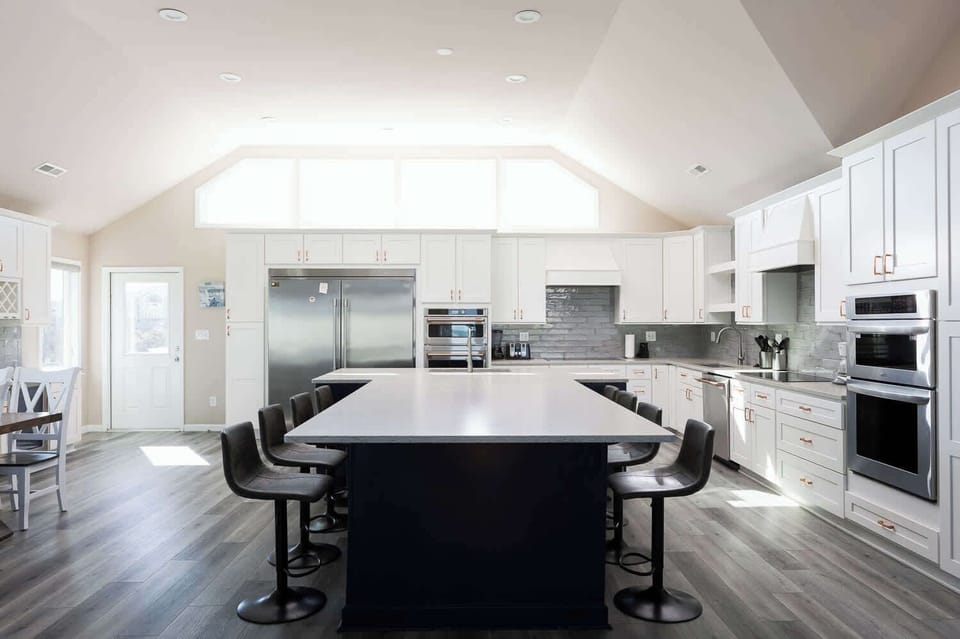 Fully equipped kitchen with breakfast bar seating for 8, oven, microwave, refrigerator, toaster, Keurig, coffee drip (2) and much more