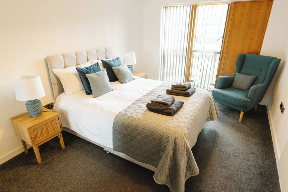Apartment, 2 Bedrooms, Kitchen, River View | 2 bedrooms, WiFi (free)