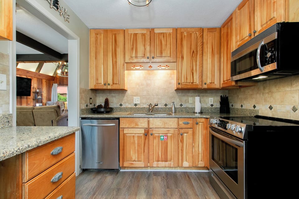 Enjoy a fully stocked kitchen for your next home cooked meal!