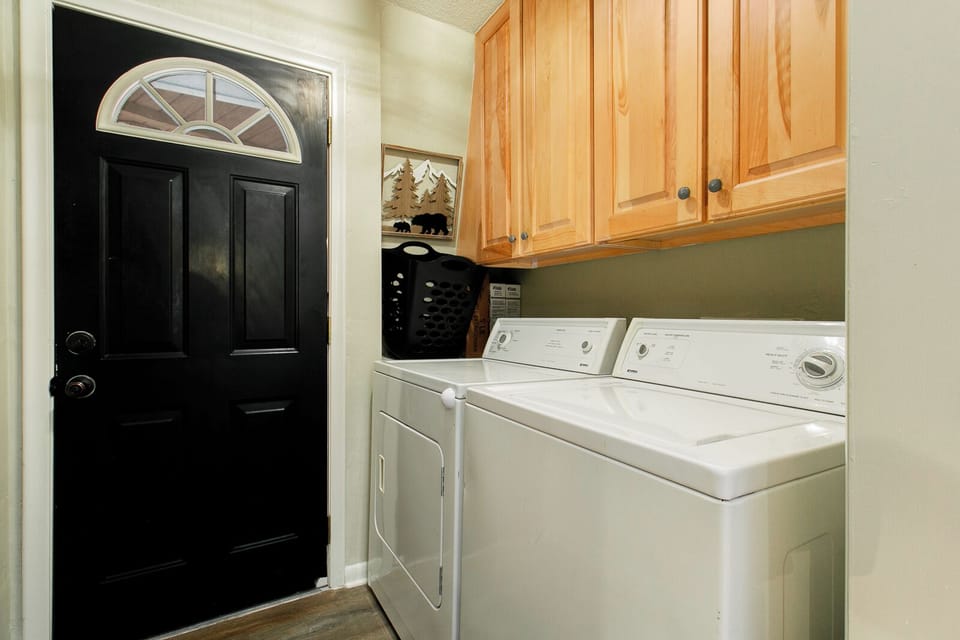 Free in-unit laundry