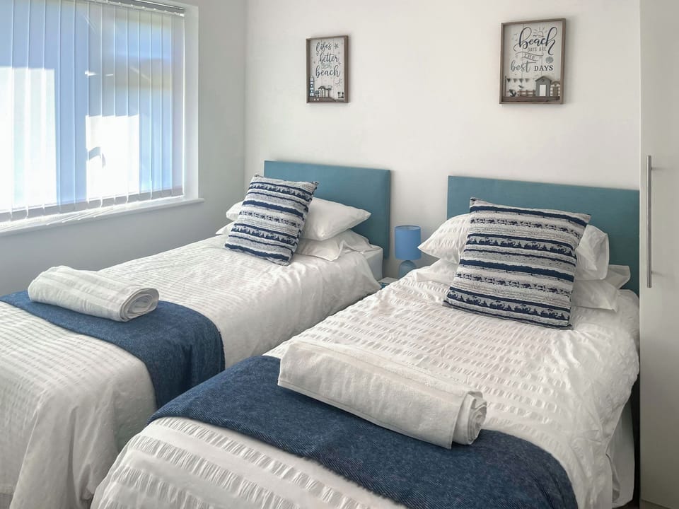 Twin bedroom | Sea Escape, Heacham