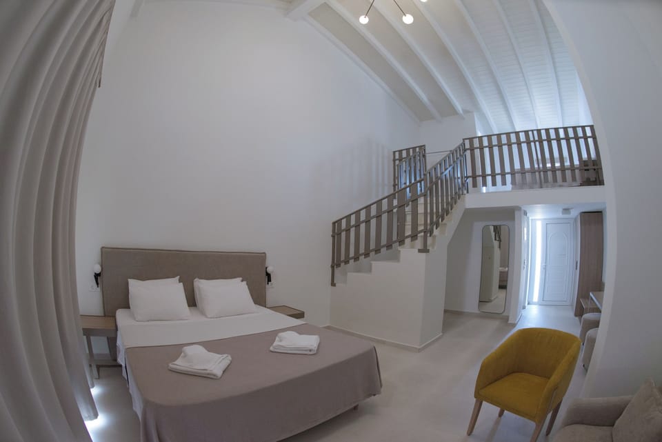 Superior Duplex, Balcony, Sea View | In-room safe, blackout drapes, soundproofing, free WiFi