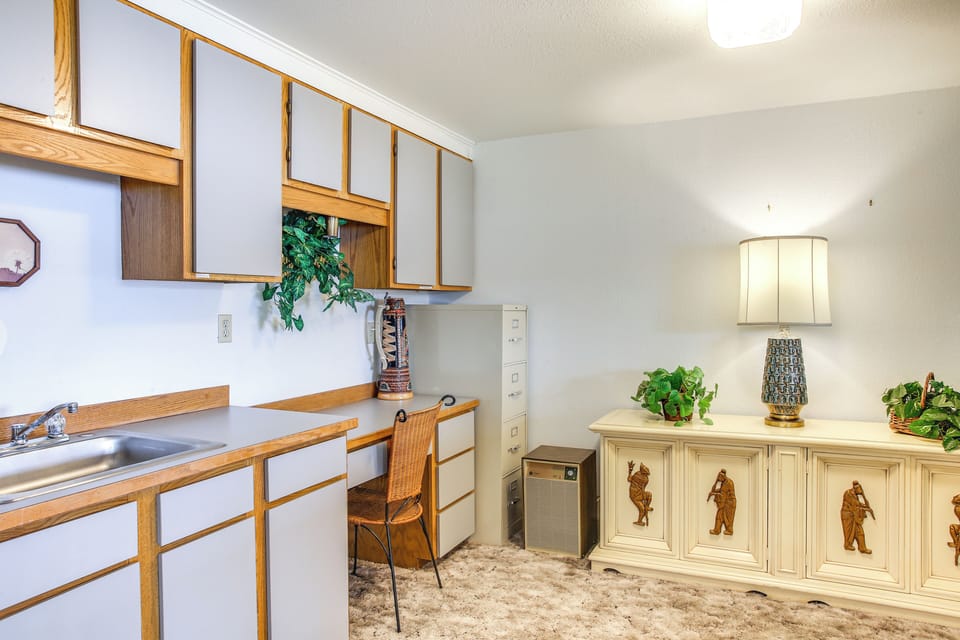 Desk | Basement Level