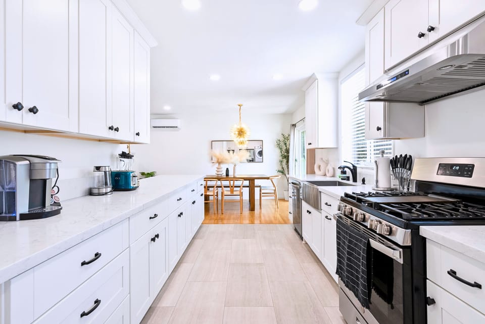 Kitchen view with the dining table.
