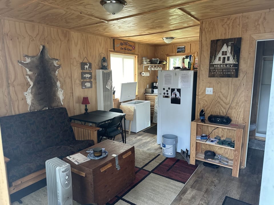 Living Room / Kitchen (including Freezer()