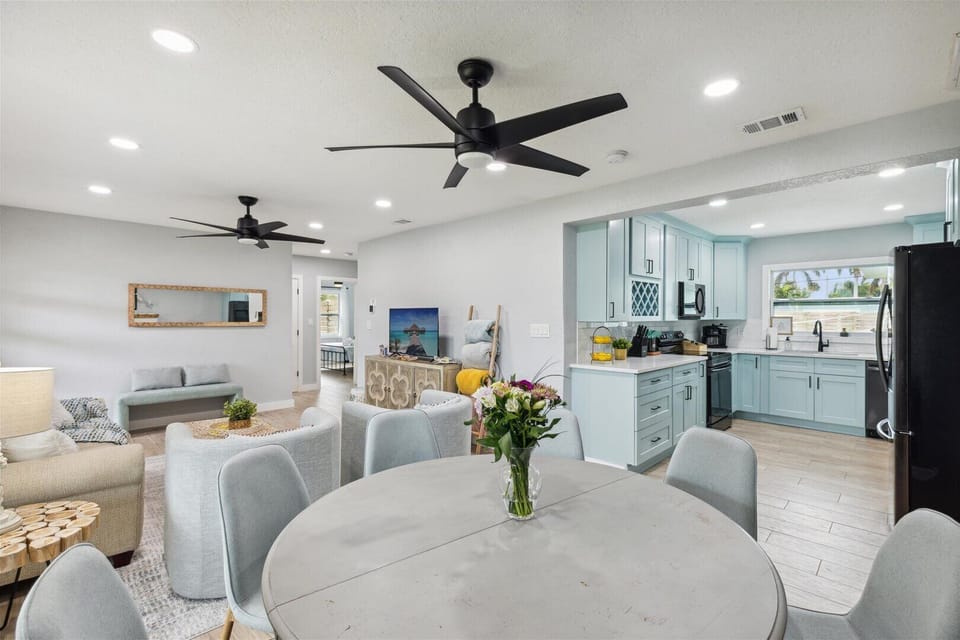 Gather around the dining table for your favorite meals!