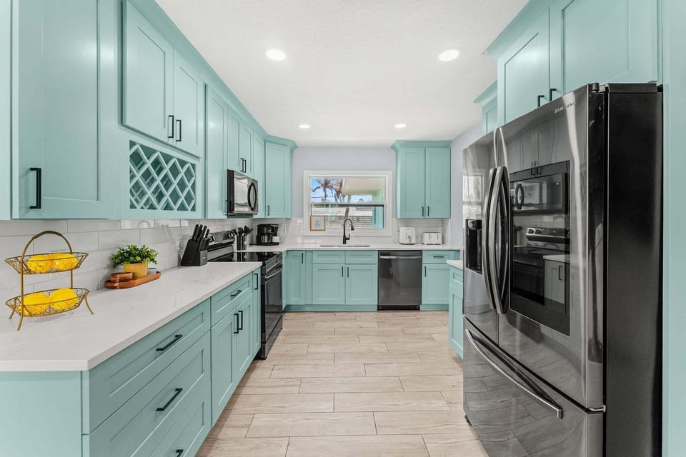Cook, dine, and unwind in this fresh, modern space!