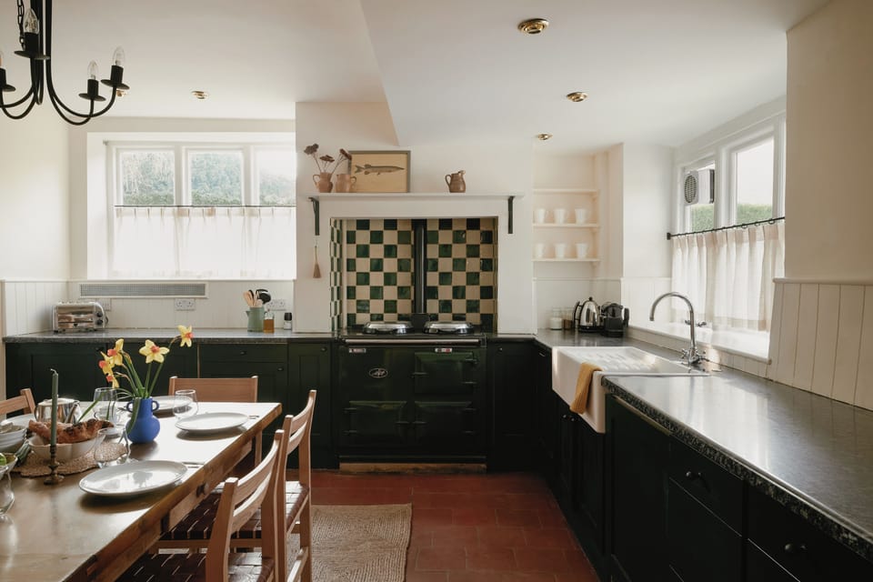 House, Patio, Garden View | Private kitchen | Electric kettle, toaster