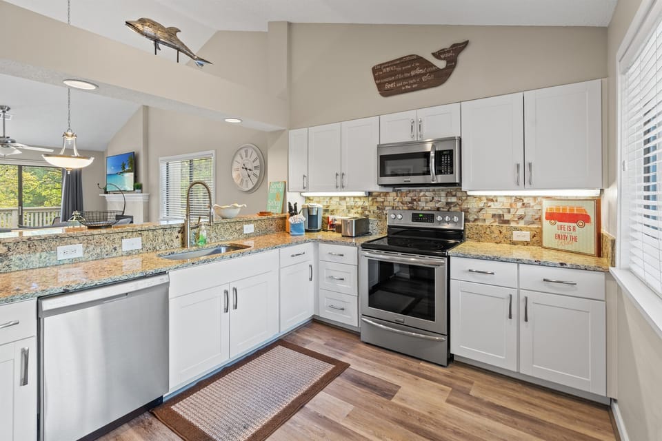 Fully Stocked Kitchen