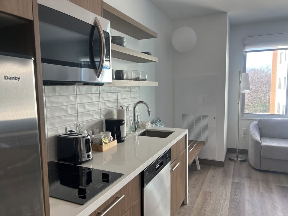 Studio, 1 King Bed with Sofa bed | In-room safe, individually decorated, individually furnished