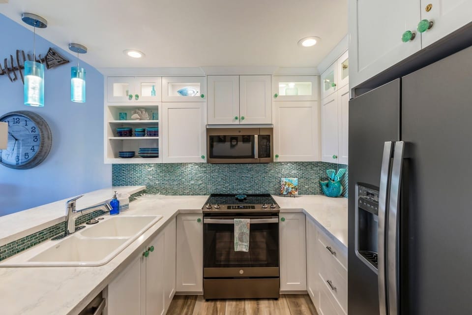 Condo, 2 Bedrooms | Private kitchen | Coffee/tea maker, fridge, oven, toaster