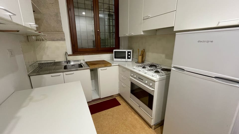 Studio, City View | Private kitchen