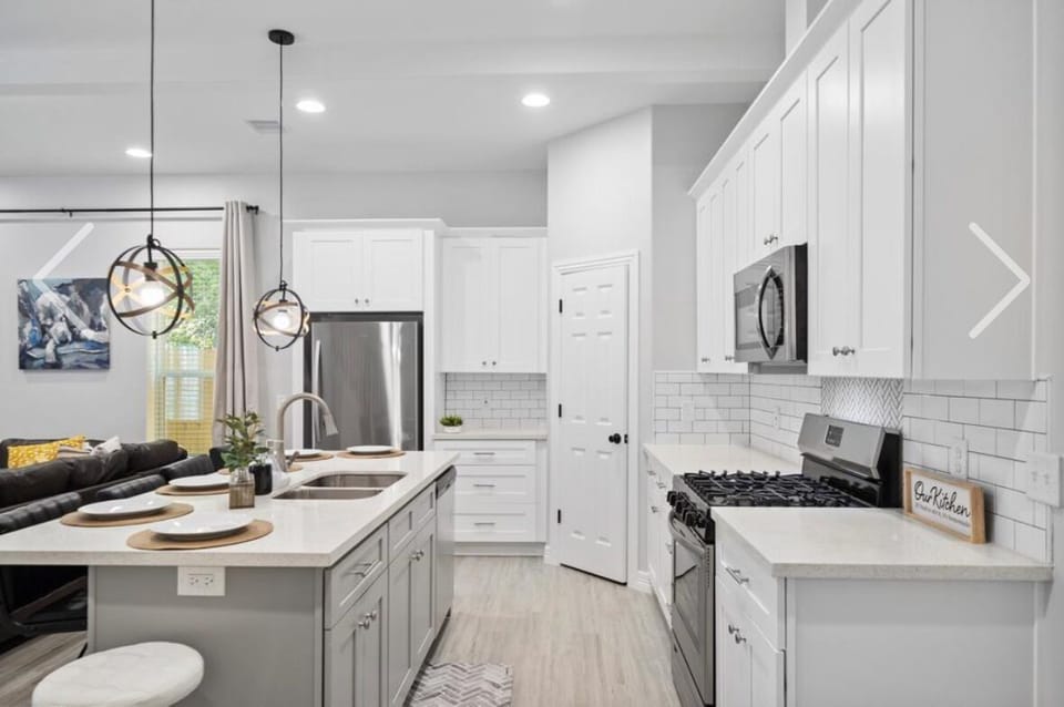 Kitchen area with large island 