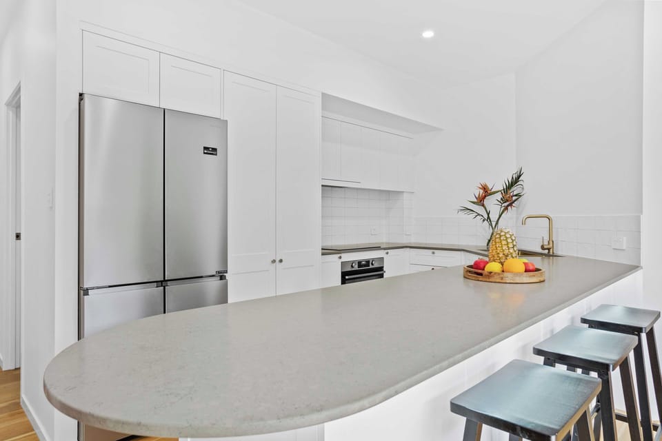 Apartment, 2 Bedrooms | Private kitchen | Electric kettle, toaster