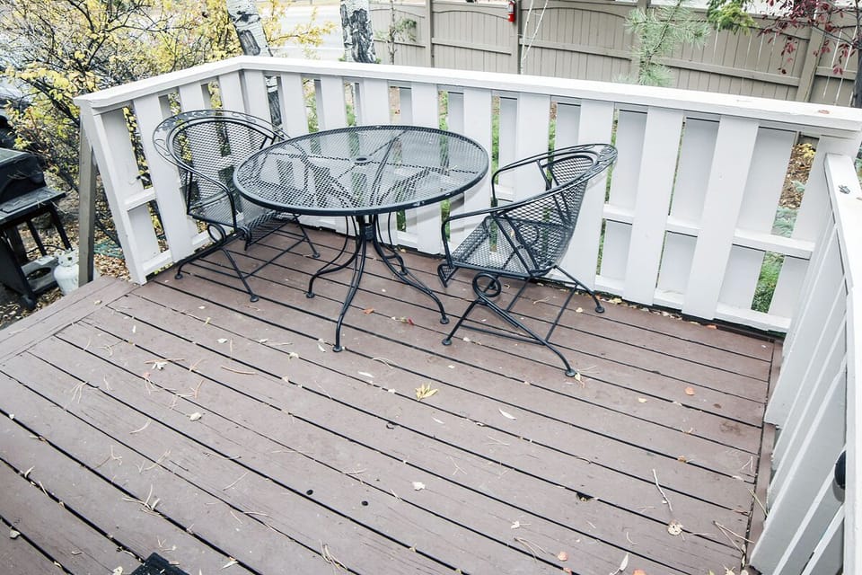 Table & Chairs on Deck