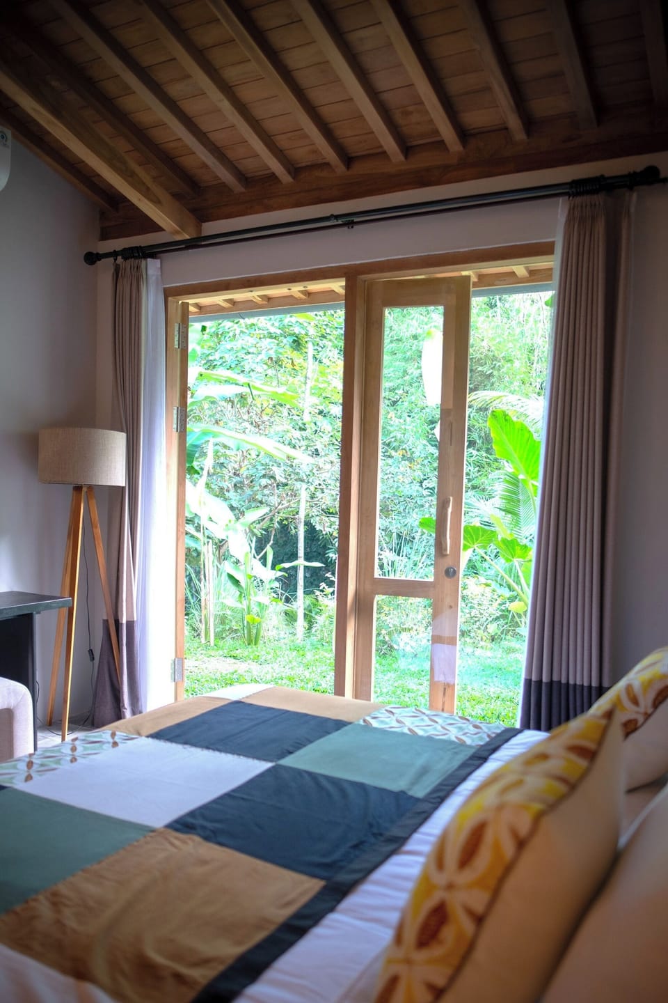 Standard Room | Free WiFi, bed sheets