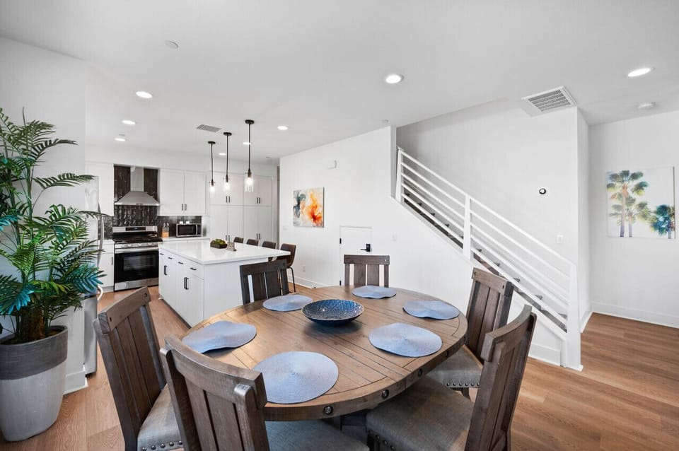 Fully loaded kitchen