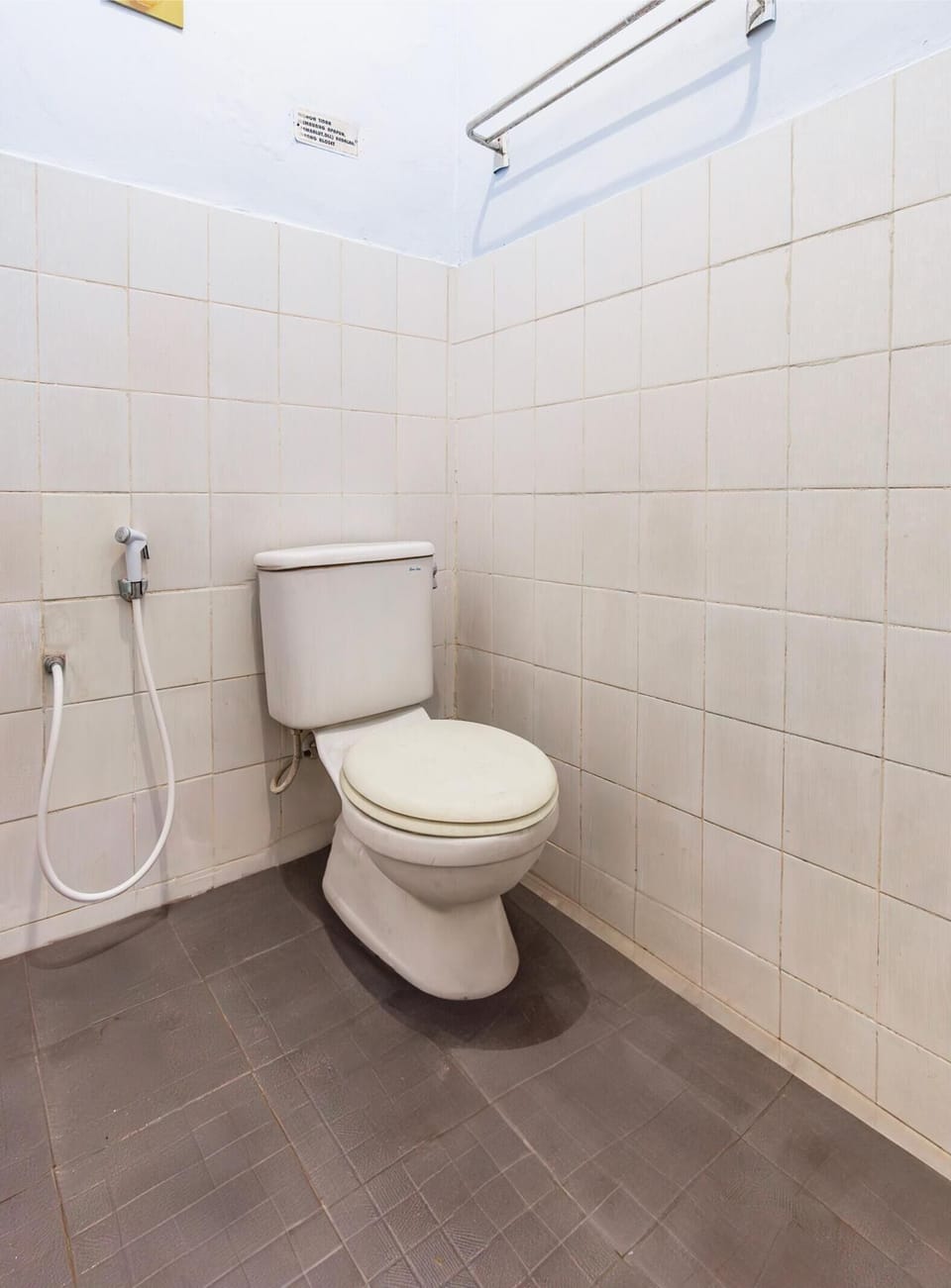 Shower, free toiletries, towels, soap