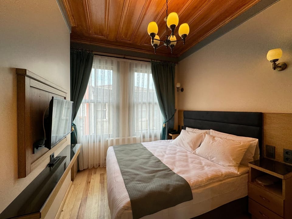 Superior Room, City View | In-room safe, desk, free WiFi