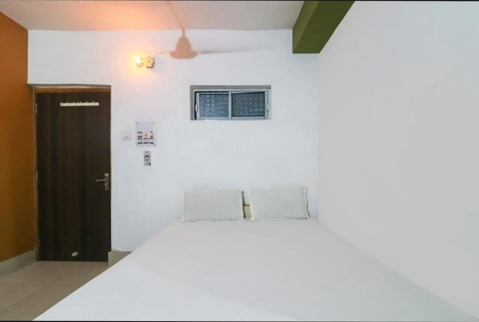 Single Room, Balcony, City View | Free WiFi, bed sheets