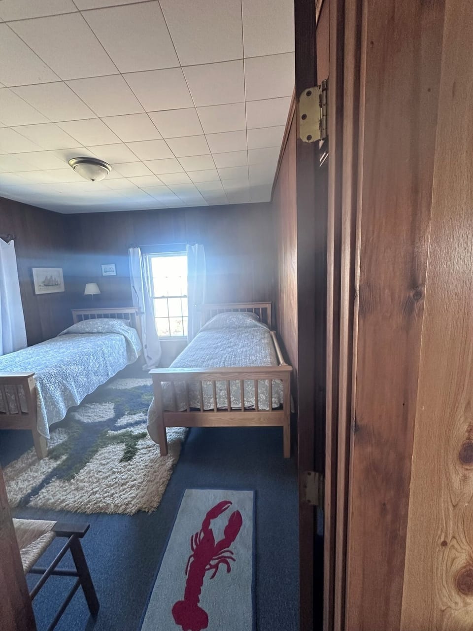 Twin bedroom