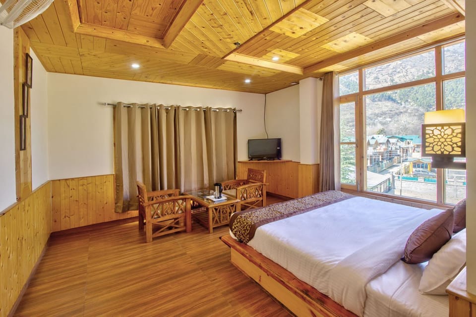 Deluxe Double Room, Mountain View | Free WiFi