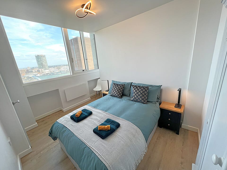 City Centre - Sleeps 4 & Free Parking Apartment in Birmingham