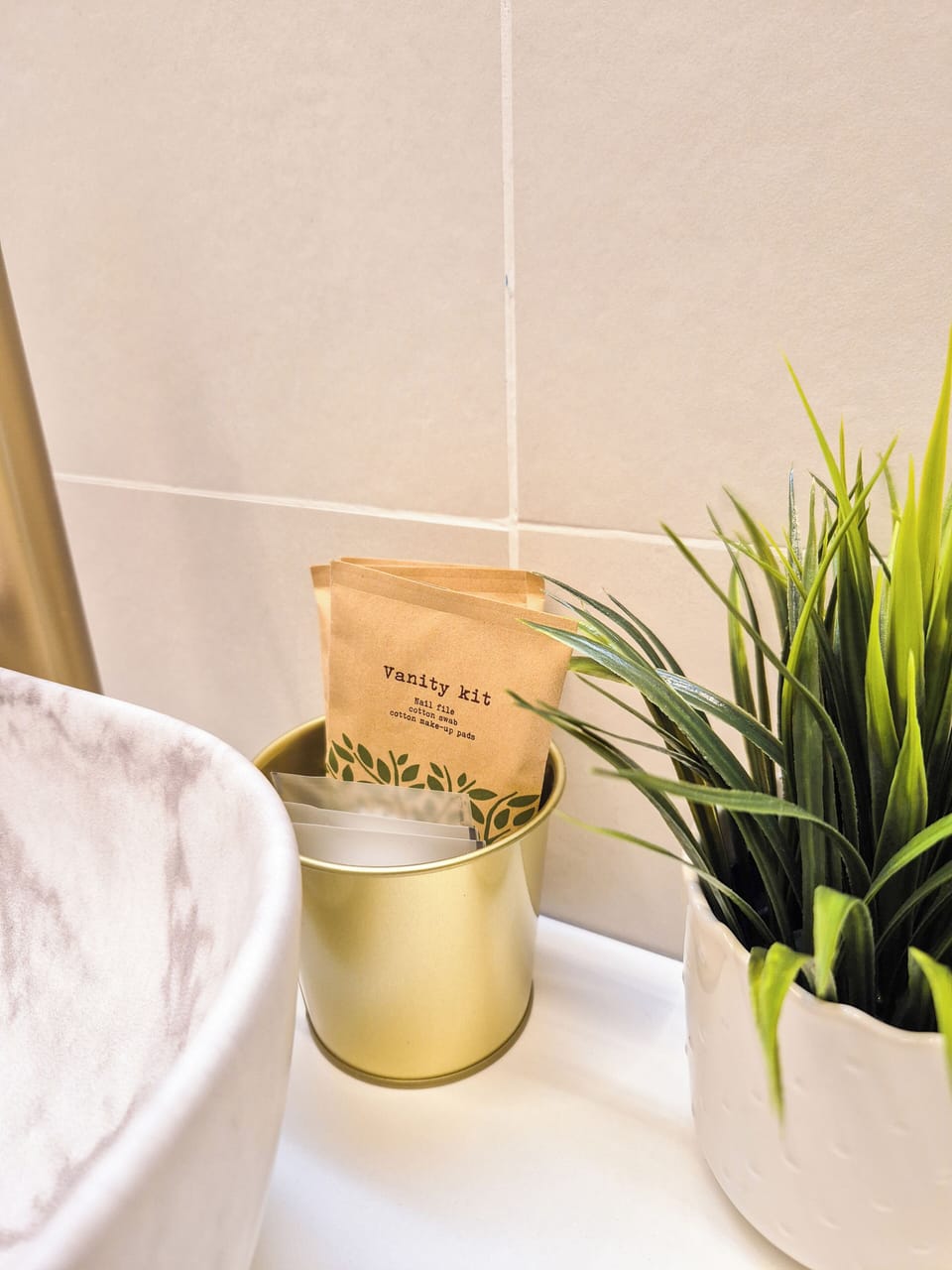 Luxury Studio Suite, City View | Bathroom | Shower, rainfall showerhead, hair dryer, bidet