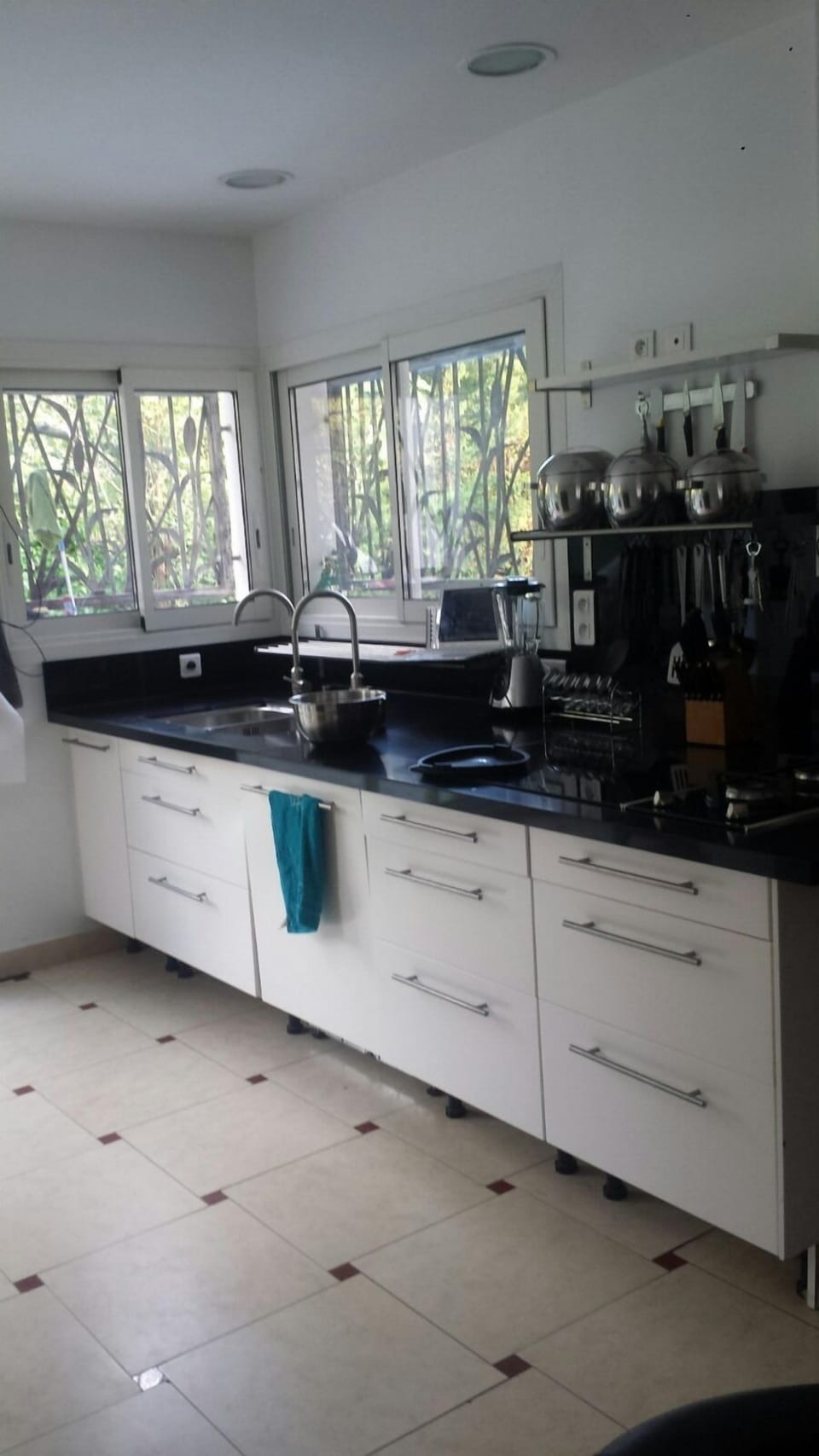 Comfort Villa, 5 Bedrooms, Non Smoking, Kitchen | Private kitchen | Full-size fridge, microwave, stovetop, dishwasher