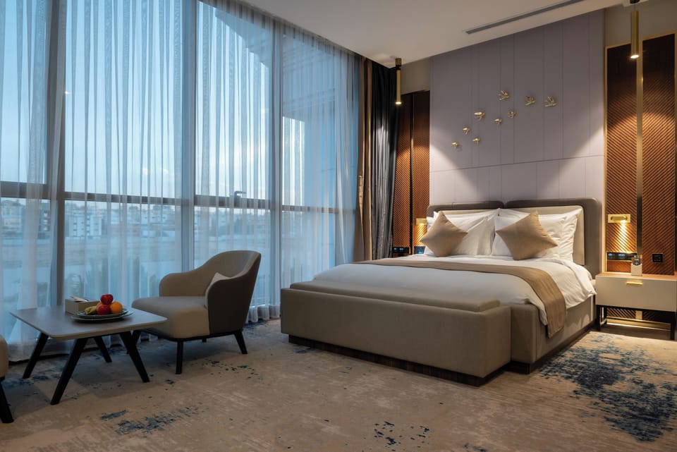 Egyptian cotton sheets, premium bedding, pillowtop beds, minibar