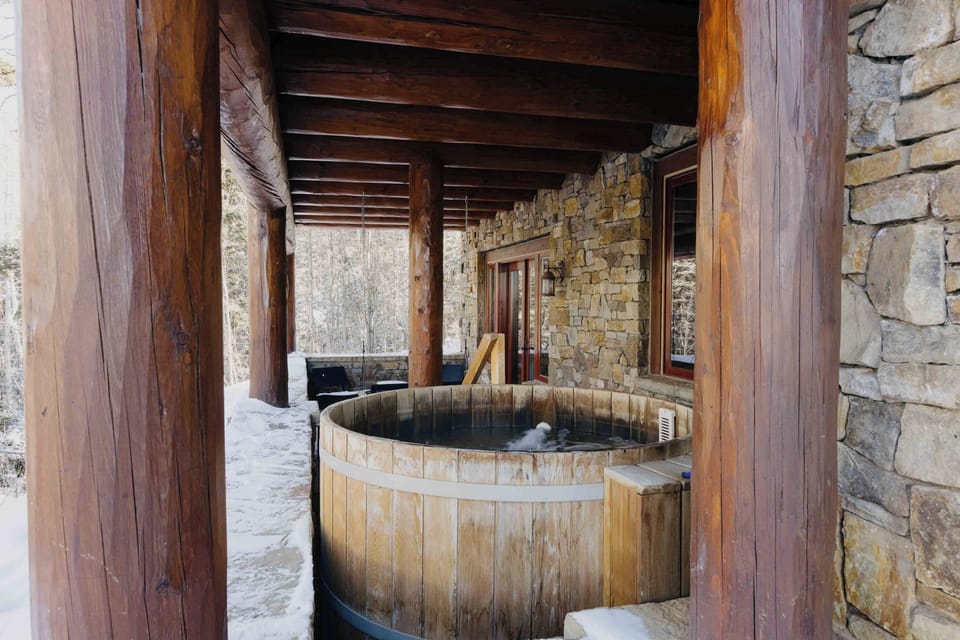 Hot Tub - Winter