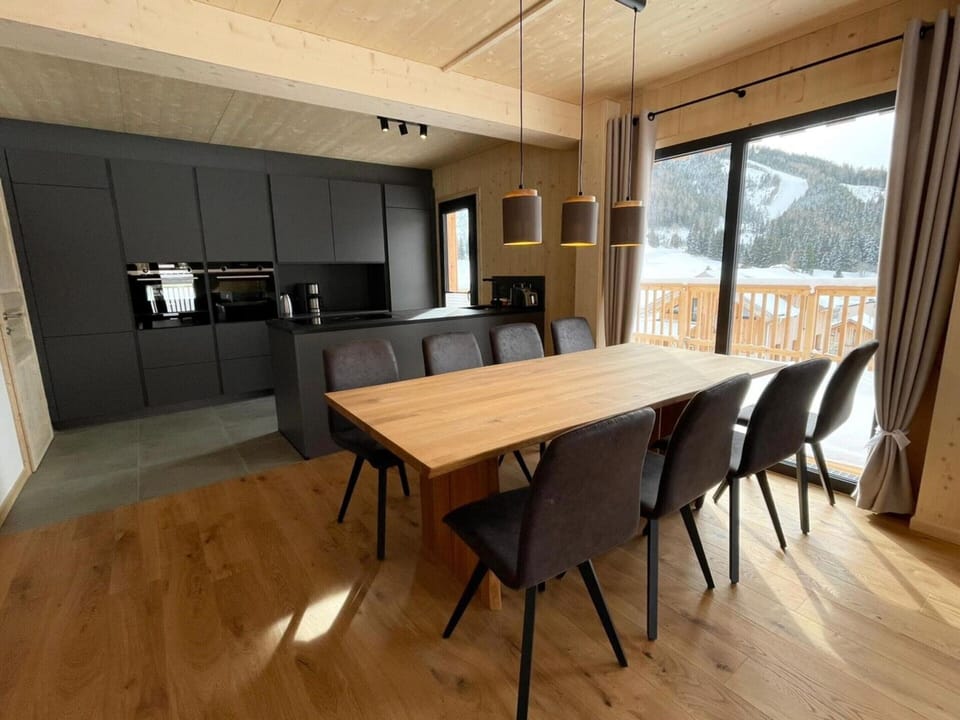 Chalet | Dining