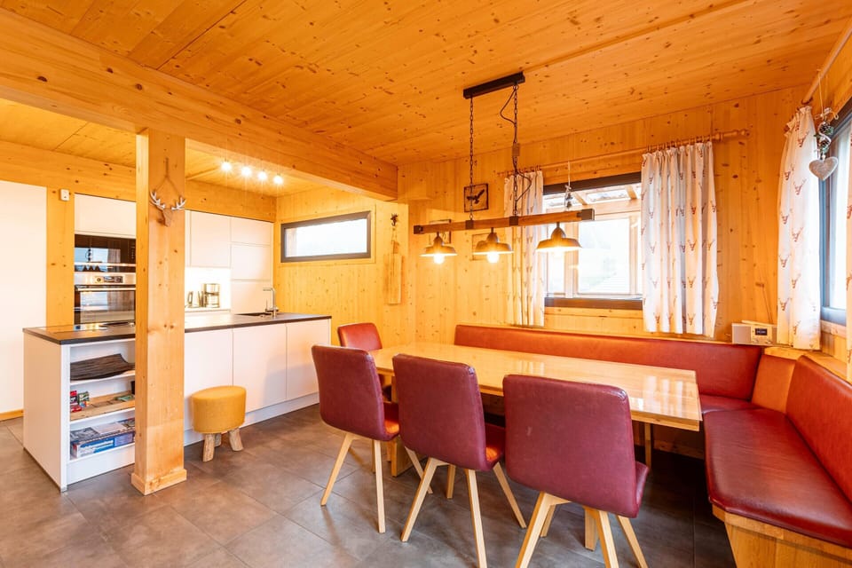 Chalet | Dining