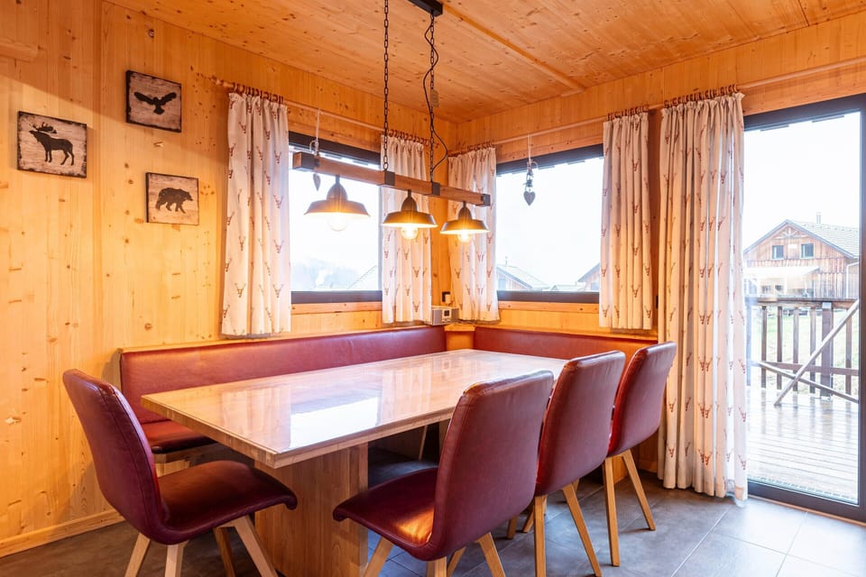 Chalet | Dining