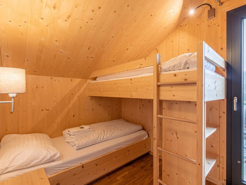 Chalet | 3 bedrooms, individually furnished, bed sheets