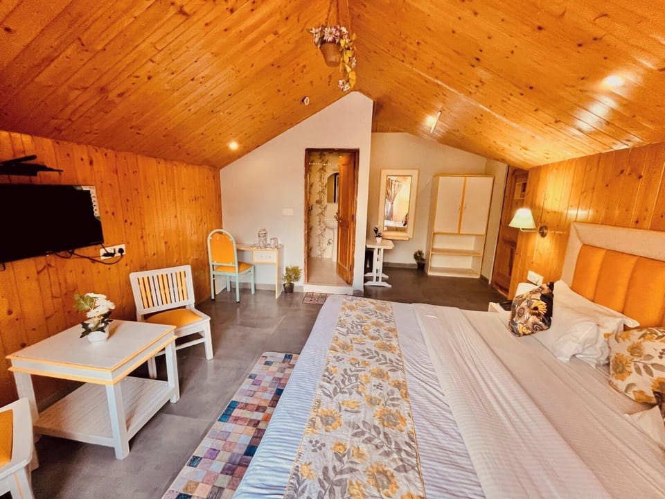 Deluxe Room, Mountain View | Free WiFi, bed sheets