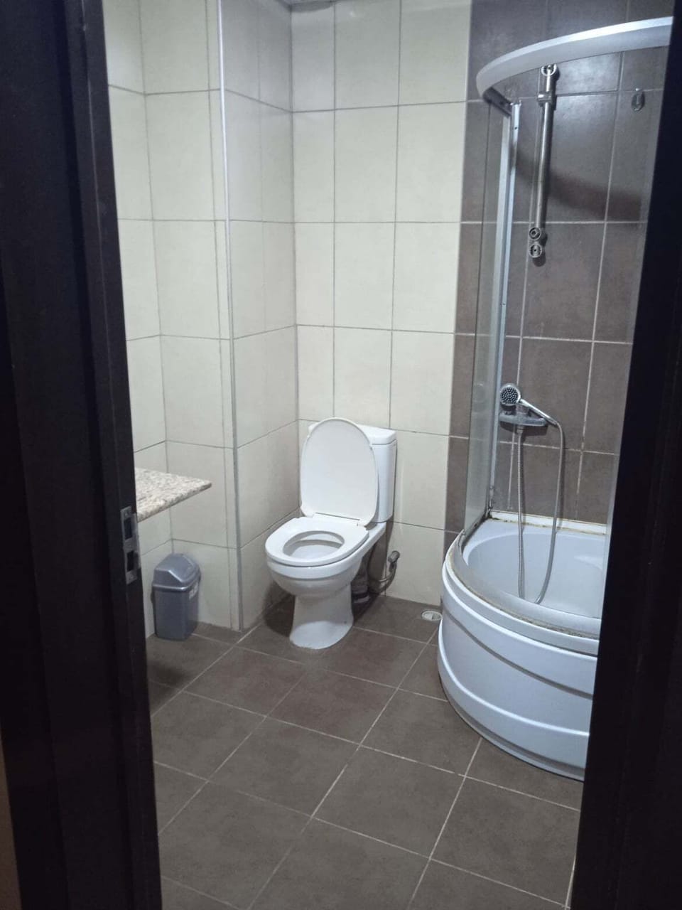 Triple Room, Balcony | Bathroom | Combined shower/tub, towels, soap, shampoo