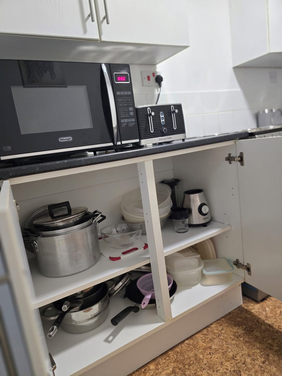 House | Private kitchen | Fridge, microwave, oven, stovetop