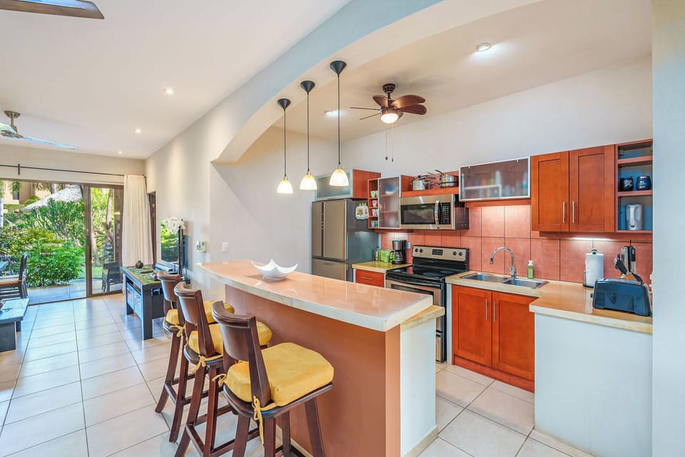 Living and kitchen area.