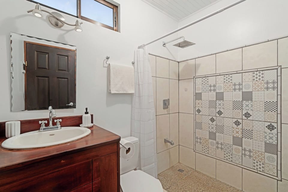 Shower, towels, soap, shampoo